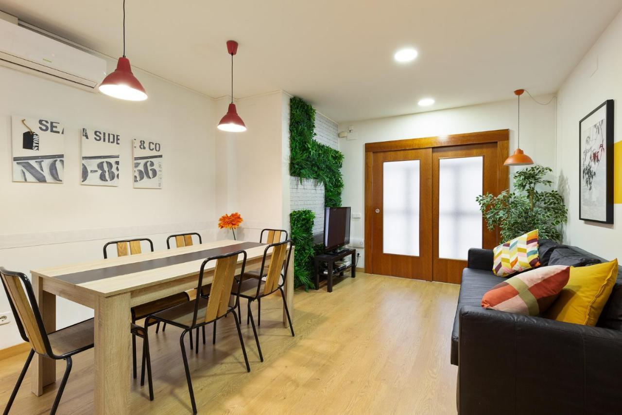 Stay U-Nique Apartments Passatge De Font Barcellona Esterno foto