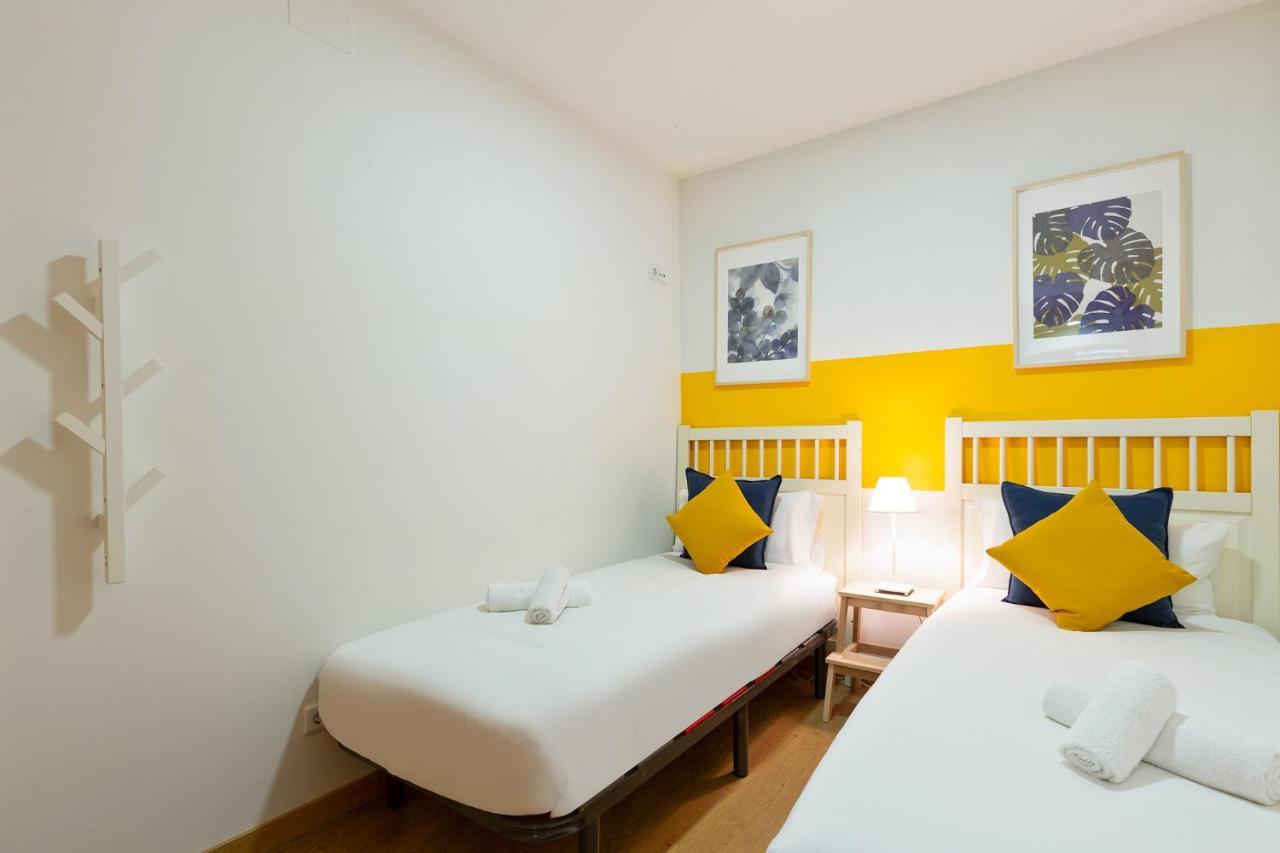 Stay U-Nique Apartments Passatge De Font Barcellona Esterno foto